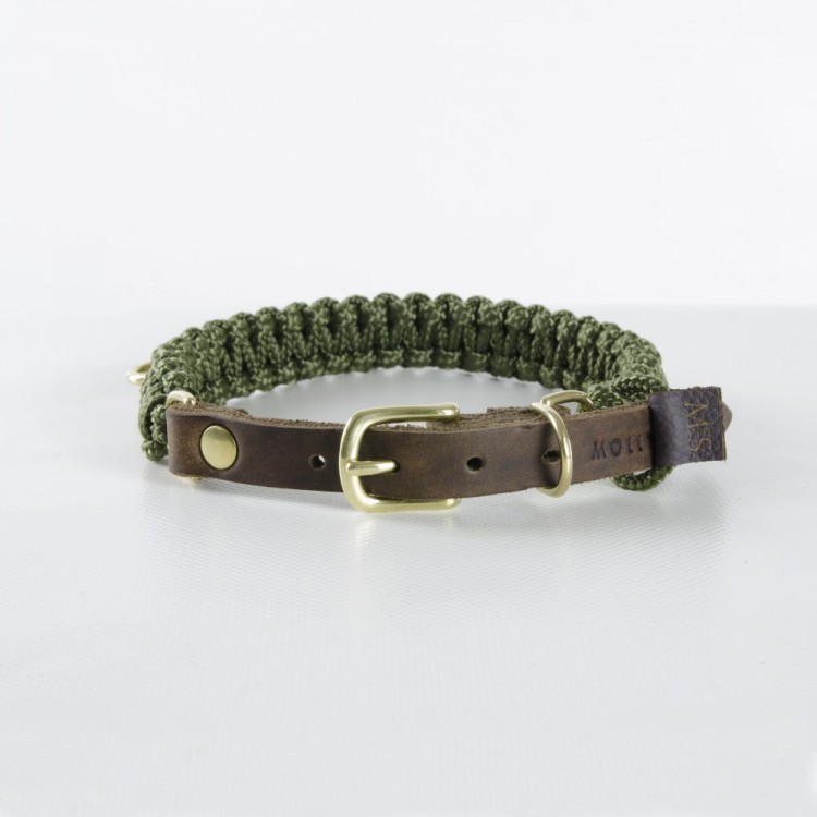 aus Segeltauen geflochtenes Halsband von Molly and Stitch in Military mit Lederverschluss
